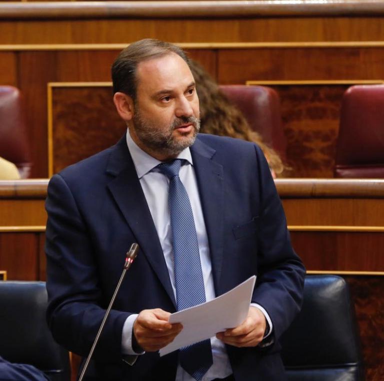 Imagen noticia: El ministro de Fomento, José Luis Ábalos, ante el Congreso de los Diputados - Ministerio de Fomento.