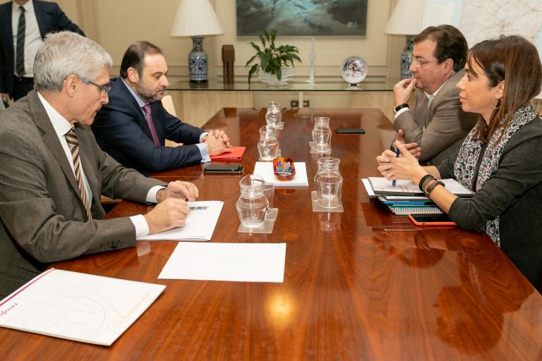 Imagen noticia: El ministro de Fomento y el presidente Extremeño - Ministerio de Fomento.
